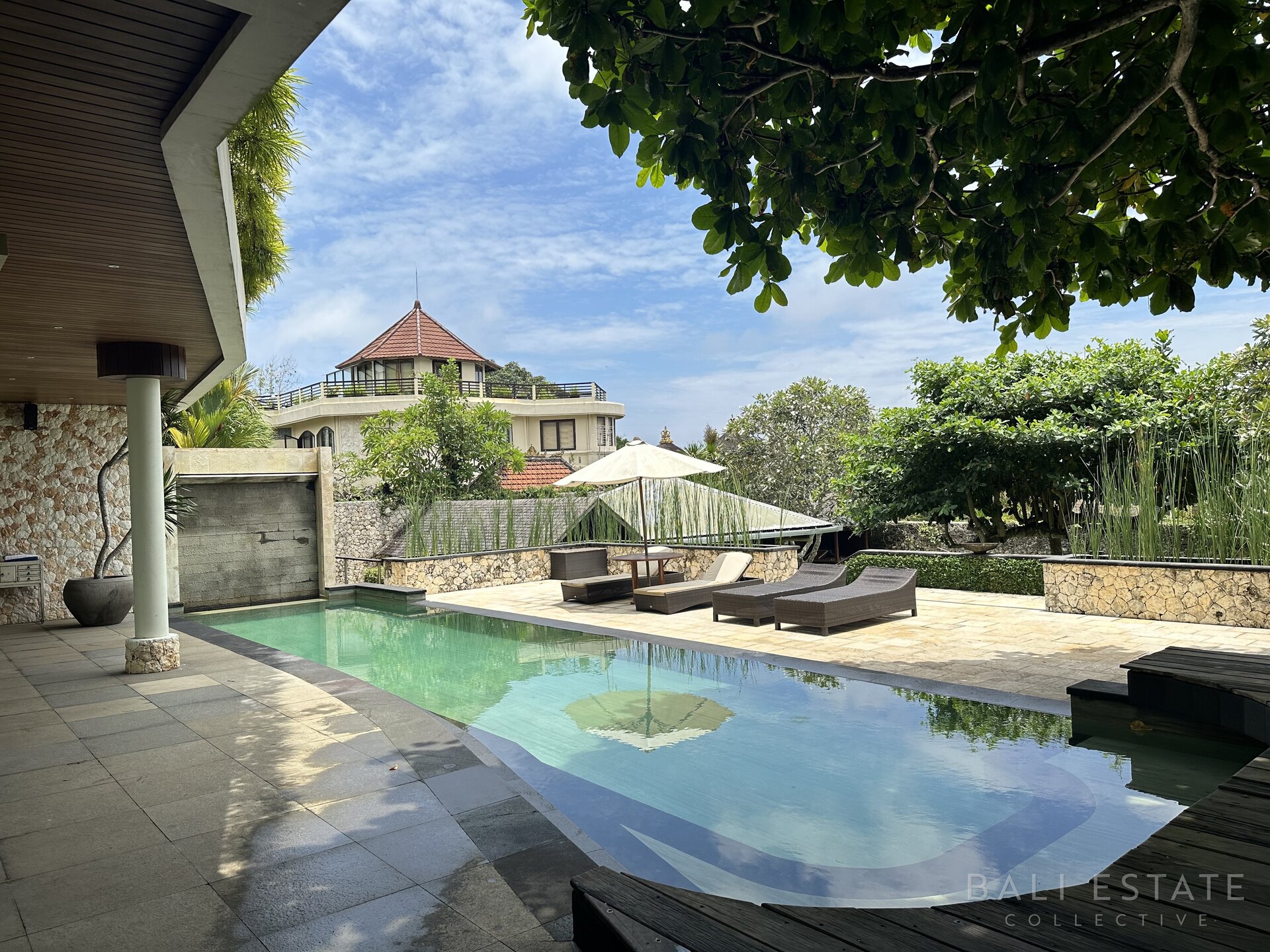 Photo of 4BR HILLTOP LUXURY VILLA - OCEAN VIEW - UNGASAN